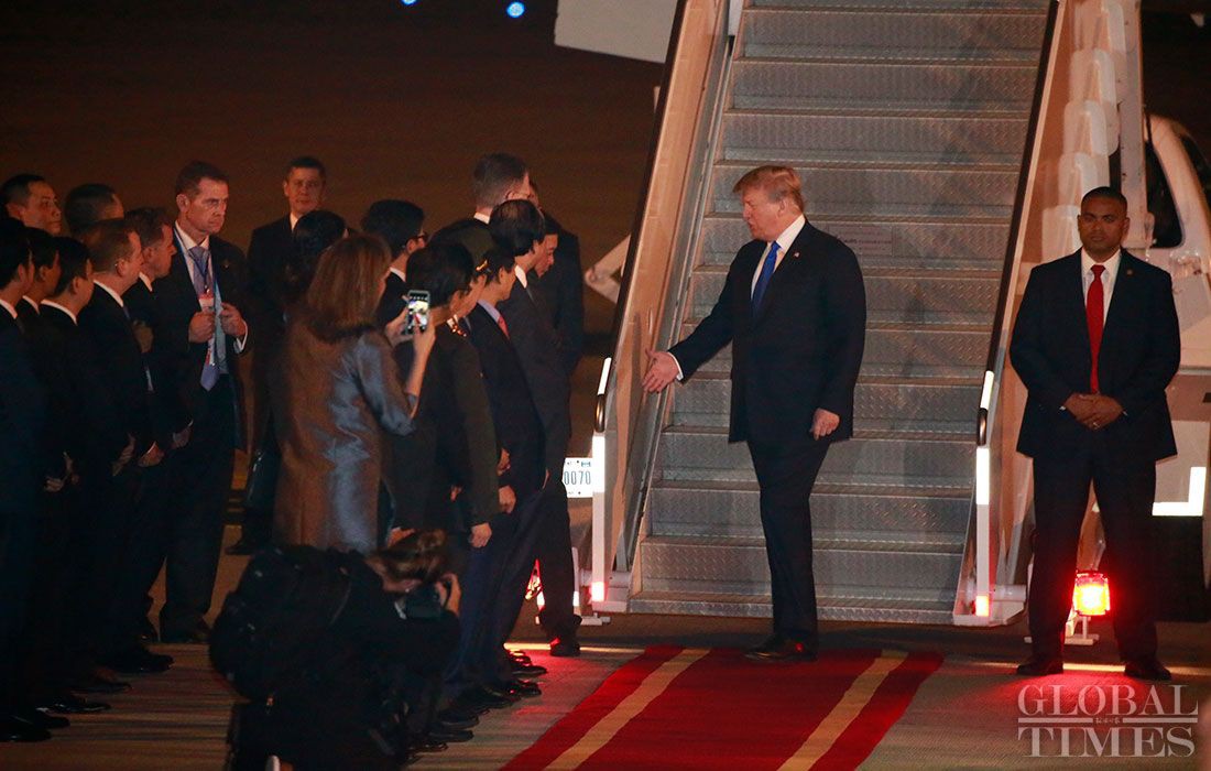 Vừa đến Hà Nội, ông Trump đã nhanh chóng đăng Twitter cảm ơn Việt Nam - Ảnh 3. Vừa đến Hà Nội, ông Trump đã nhanh chóng đăng Twitter cảm ơn Việt Nam - Ảnh 3.