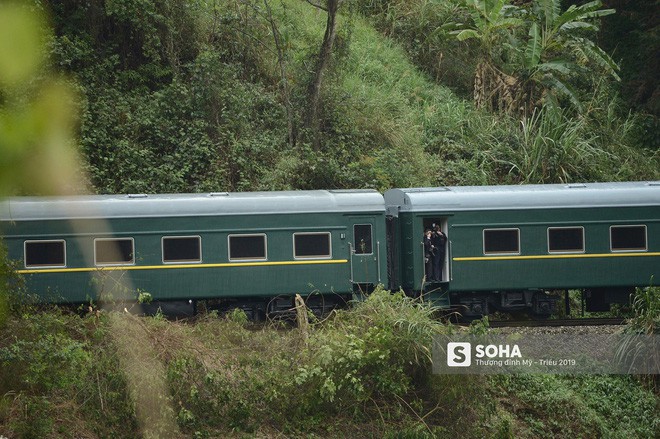 Đoàn tàu siêu kiên cố của ông Kim vừa đến Việt Nam: Đạn xuyên giáp bắn không thủng, thách thức cả bom, mìn - Ảnh 5.