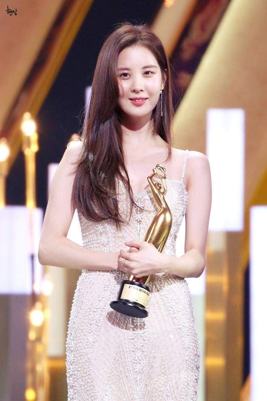 Cuối cùng Seohyun (SNSD) mới chịu khai thật lý do 12 năm ra mắt mà không có một tin đồn hẹn hò - Ảnh 5. Cuối cùng Seohyun (SNSD) mới chịu khai thật lý do 12 năm ra mắt mà không có một tin đồn hẹn hò - Ảnh 5.