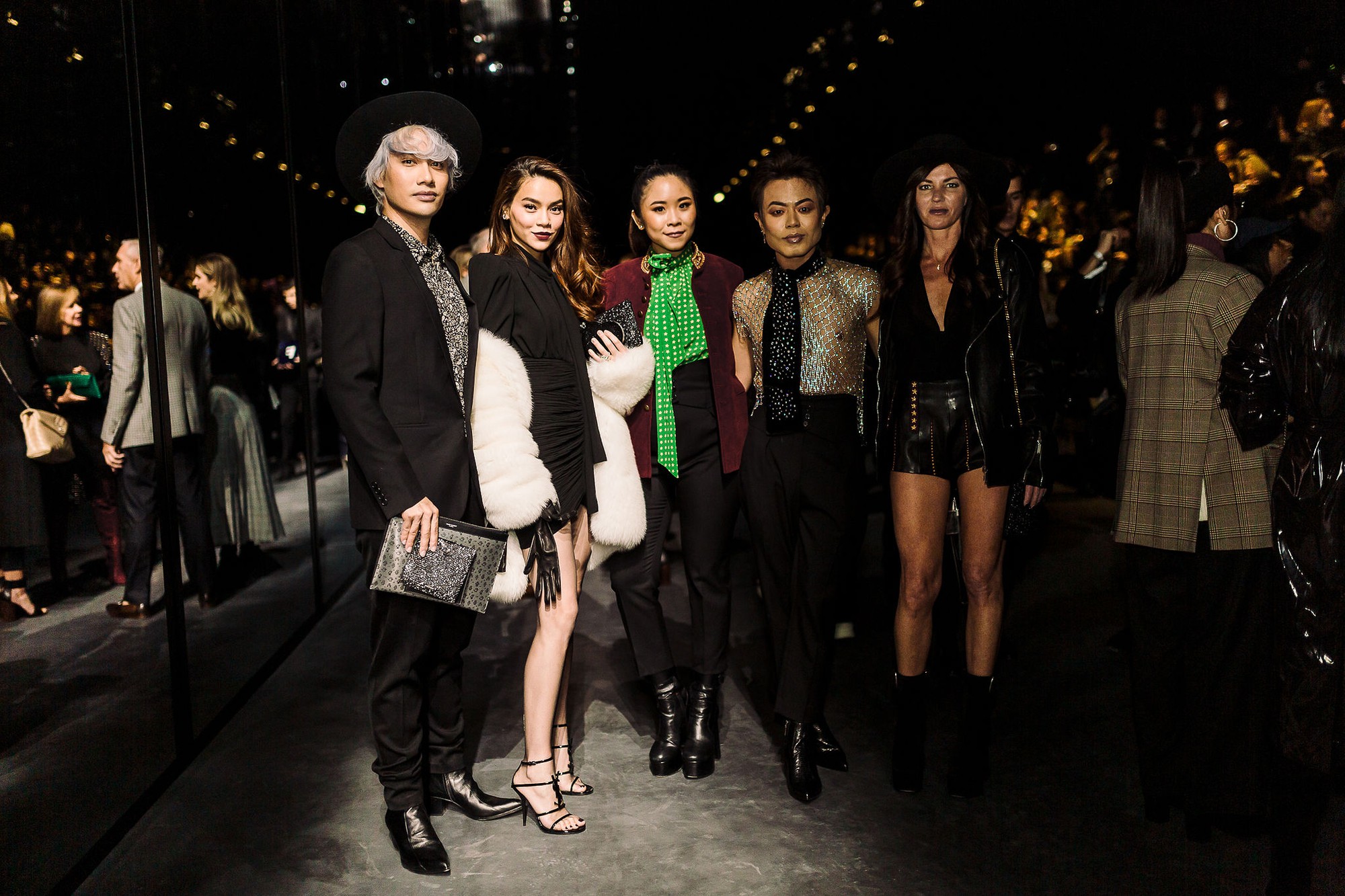Hà Hồ diện áo lông 300 triệu, sánh đôi cùng Lý Quí Khánh đi dự show Saint Laurent tại Paris Fashion Week - Ảnh 3. Hà Hồ diện áo lông 300 triệu, sánh đôi cùng Lý Quí Khánh đi dự show Saint Laurent tại Paris Fashion Week - Ảnh 3.