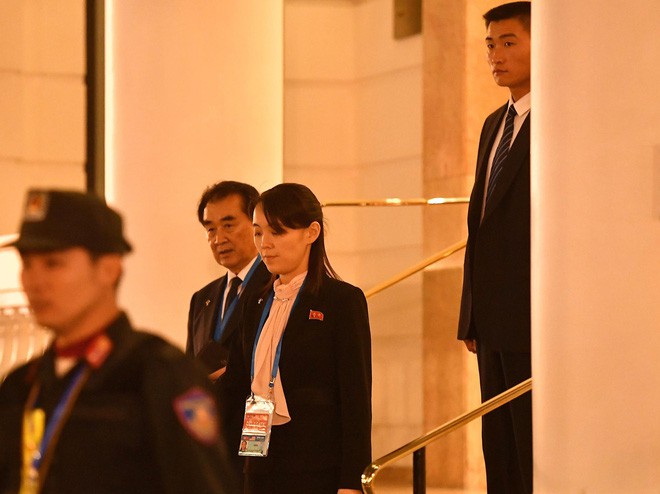 Ngày đầu thượng đỉnh Mỹ - Triều: An ninh thắt chặt tại khách sạn Metropole, người dân lân cận phải xuất trình CMT để được vào nhà - Ảnh 10.