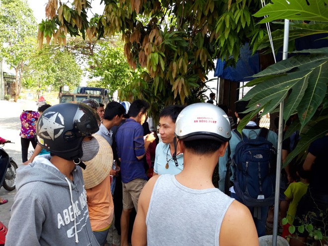 Nam thanh niên chết trong tư thế treo cổ trong căn phòng trọ khóa trái - Ảnh 2.