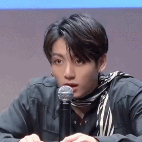 BTS nu&ocirc;i Jungkook kiểu g&igrave; m&agrave; để em &uacute;t đ&oacute;i thế n&agrave;y, c&aacute;i g&igrave; cũng cho v&agrave;o miệng được mới t&agrave;i - Ảnh 1.