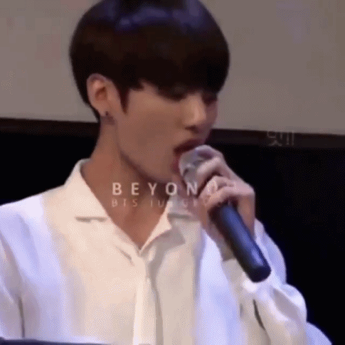 BTS nu&ocirc;i Jungkook kiểu g&igrave; m&agrave; để em &uacute;t đ&oacute;i thế n&agrave;y, c&aacute;i g&igrave; cũng cho v&agrave;o miệng được mới t&agrave;i - Ảnh 2.