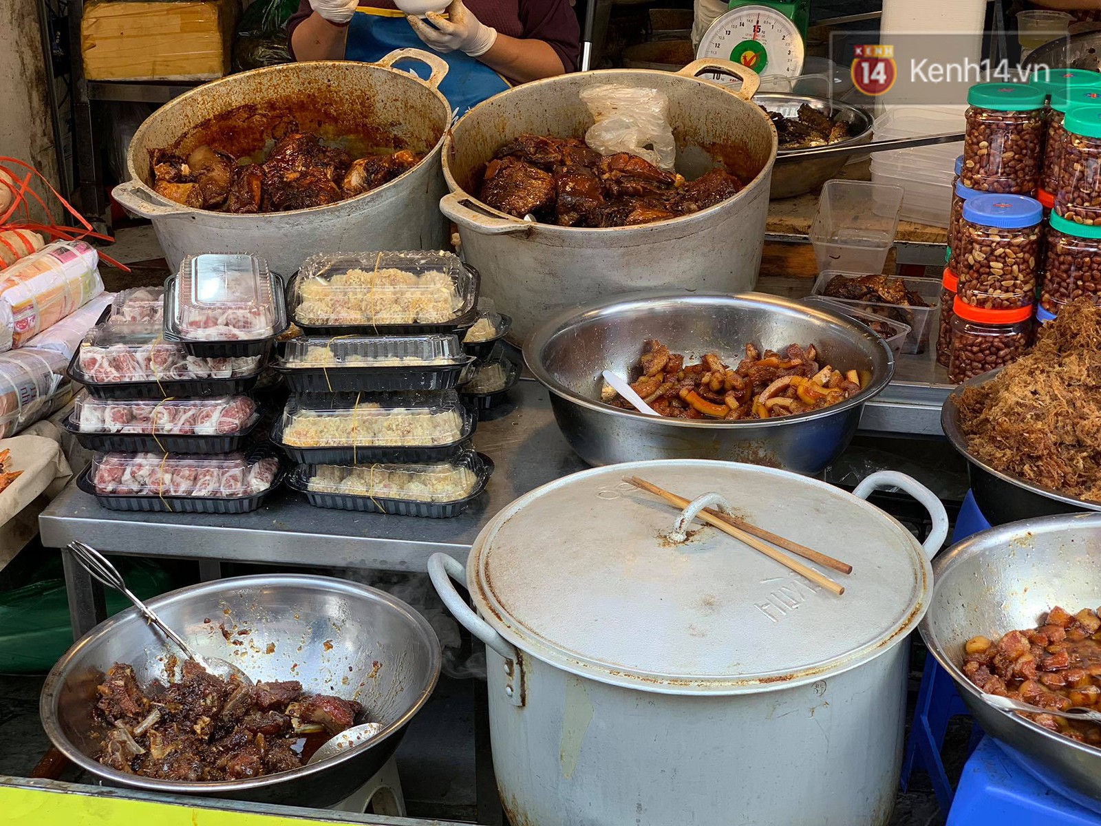 Chợ Hàng Bè đông đến kinh ngạc: giờ vẫn chưa sắm Tết thì đây là địa chỉ có tất cả mọi thứ ngon cho bạn - Ảnh 15.