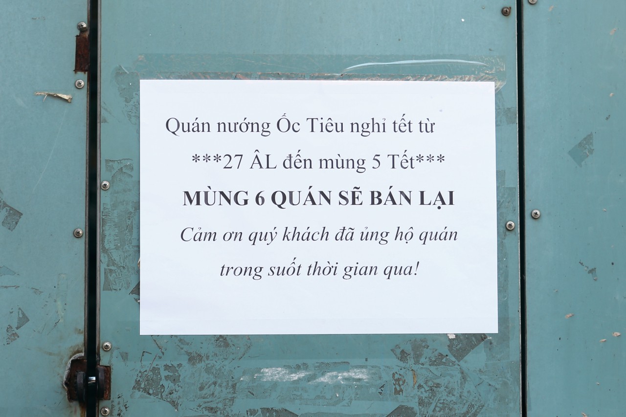 Đây là khoảnh khắc khiến bạn nhận ra Sài Gòn đã chuyển từ đón Tết sang ăn Tết: Quán xá đóng cửa hàng loạt, phố phường bình yên chậm rãi - Ảnh 10. Đây là khoảnh khắc khiến bạn nhận ra Sài Gòn đã chuyển từ đón Tết sang ăn Tết: Quán xá đóng cửa hàng loạt, phố phường bình yên chậm rãi - Ảnh 10.