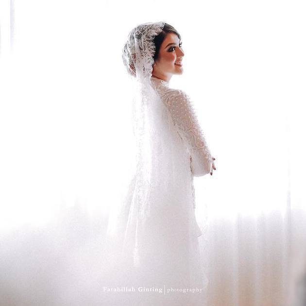 Hoa hậu đẹp nhất thế giới năm 2016 lộng lẫy hút hồn trong đám cưới với con trai cựu thống đốc - Ảnh 11.