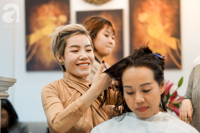 Sát giao thừa, chị em vẫn ùn ùn kéo nhau đi làm đẹp, chủ spa kiếm cả tỉ đồng chỉ trong 1 tuần giáp Tết - Ảnh 4.