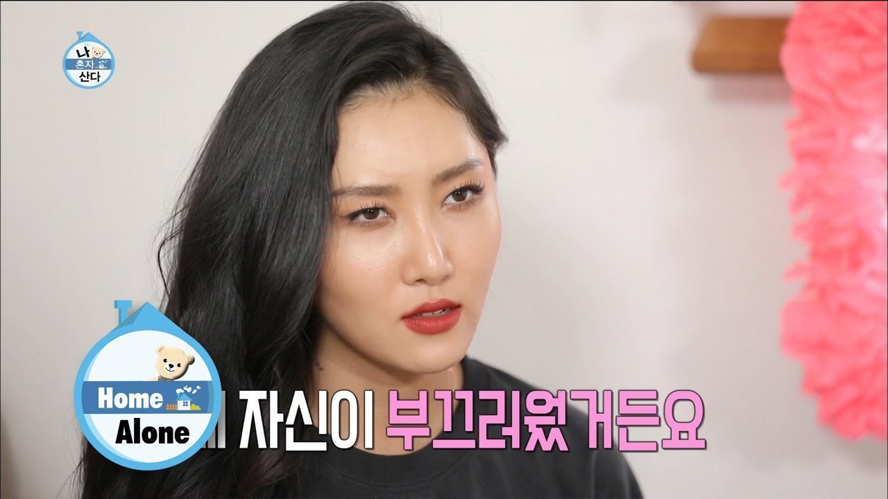 Cùng sinh năm 1995, Hwasa (MAMAMOO) hoàn toàn đối lập với Nayeon (TWICE) khi đi show thực tế - Ảnh 3. Cùng sinh năm 1995, Hwasa (MAMAMOO) hoàn toàn đối lập với Nayeon (TWICE) khi đi show thực tế - Ảnh 3.