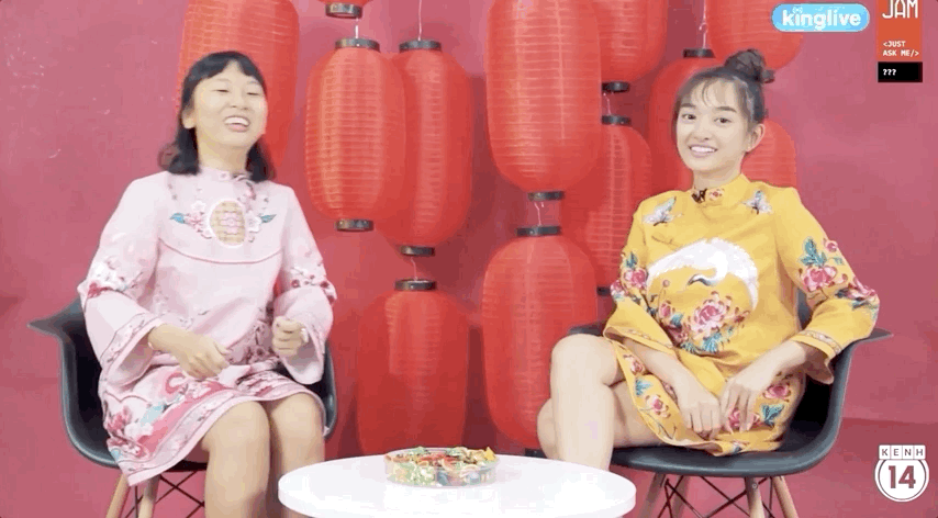 Combo đ&oacute;n Tết của đ&ocirc;i bạn nhắng nh&iacute;t Kaity Nguyễn v&agrave; Trang H&yacute; kh&ocirc;ng thể thiếu bộ b&agrave;i Uno! - Ảnh 3.