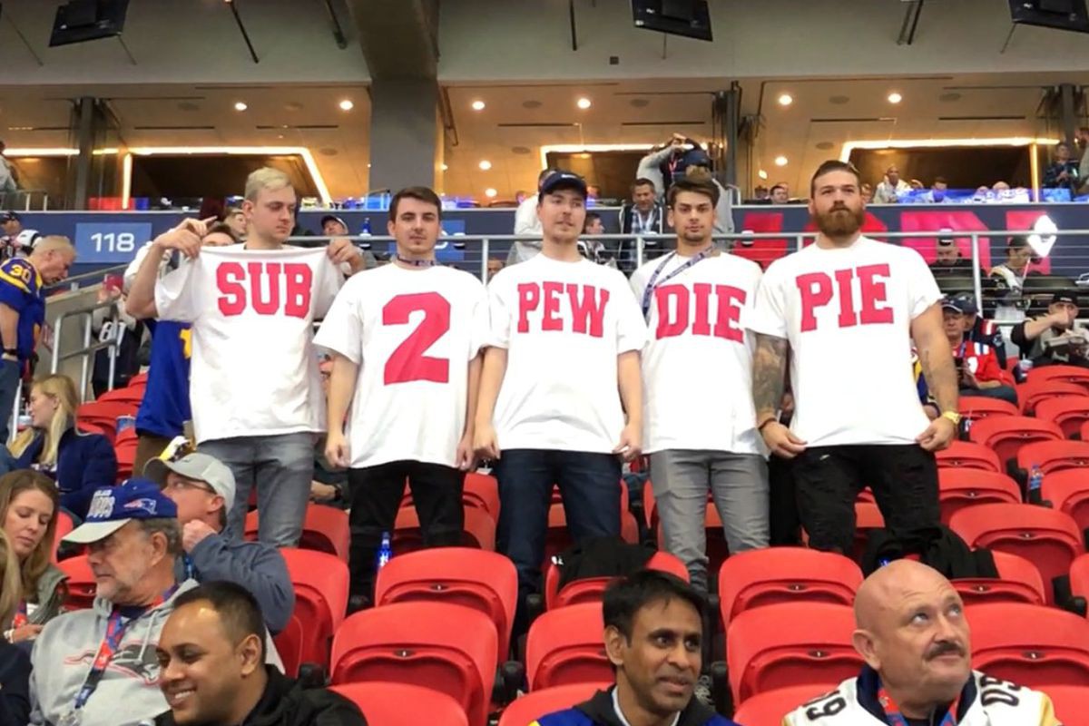 Sau màn cởi áo của Adam Levine, trò câu fame lầy lội tại Super Bowl này cũng đang khiến cả Internet phải trầm trồ - Ảnh 2. Sau màn cởi áo của Adam Levine, trò câu fame lầy lội tại Super Bowl này cũng đang khiến cả Internet phải trầm trồ - Ảnh 2.