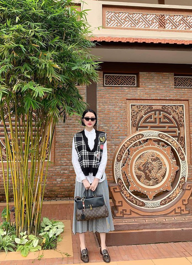 Street style cận Tết của sao Việt: Hà Hồ diện toàn màu chóe, Đàm Thu Trang cực giản dị trong bộ đồ sắc nâu - Ảnh 15.
