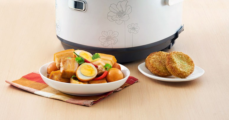 Đủ kiểu ăn bánh tét của người miền Nam, thậm chí có cả bánh tét chấm... sữa - Ảnh 3. Đủ kiểu ăn bánh tét của người miền Nam, thậm chí có cả bánh tét chấm... sữa - Ảnh 3.