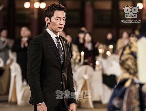 Ăn cháo - đá bát là xưa rồi, bây giờ có cả trò ăn cháo - giết luôn người nấu trong The Last Empress - Ảnh 12. Ăn cháo - đá bát là xưa rồi, bây giờ có cả trò ăn cháo - giết luôn người nấu trong The Last Empress - Ảnh 12.