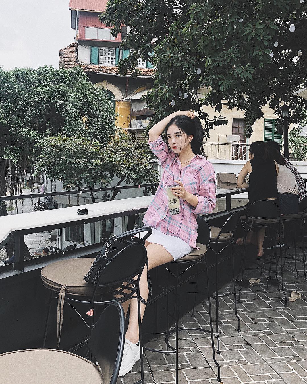 Người yêu Đức Chinh chứng minh: Con gái lúc trên mạng và khi về quê ra mắt là hai khái niệm không hề liên quan - Ảnh 3. Người yêu Đức Chinh chứng minh: Con gái lúc trên mạng và khi về quê ra mắt là hai khái niệm không hề liên quan - Ảnh 3.
