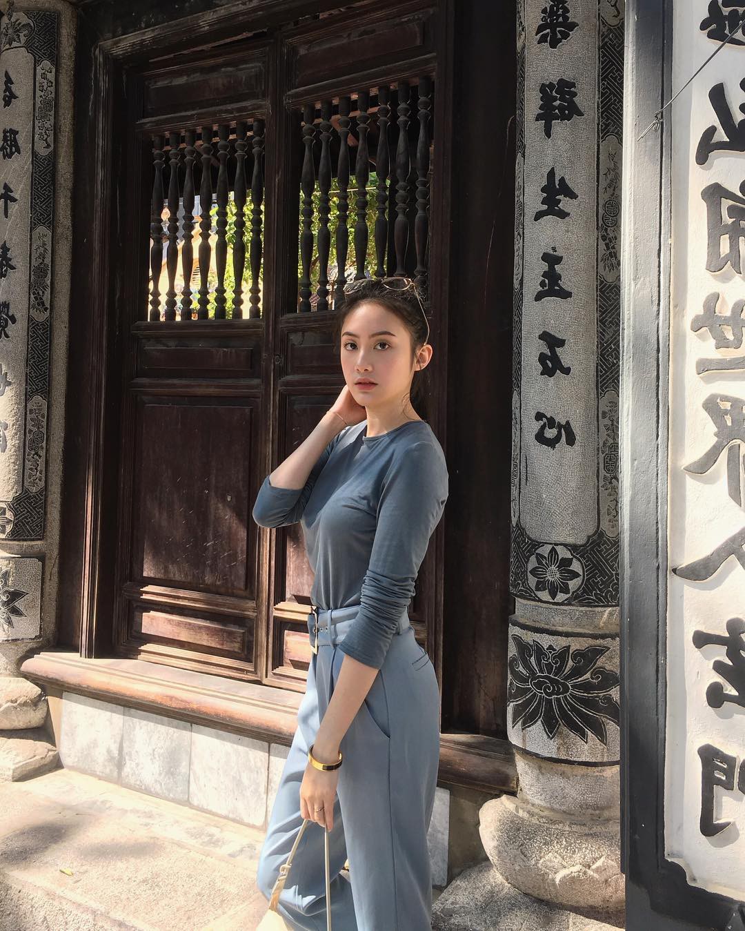 Hot girl Lào gốc Việt Chichi ăn Tết ở Hà Nội, khoe ảnh rạng rỡ ở phố đi bộ - Ảnh 1. Hot girl Lào gốc Việt Chichi ăn Tết ở Hà Nội, khoe ảnh rạng rỡ ở phố đi bộ - Ảnh 1.