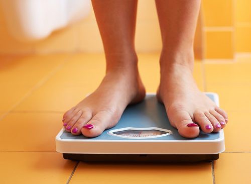 7 thói quen xấu chắc chắn khiến bạn béo lên chứ không còn gọn gàng như trước - Ảnh 1.