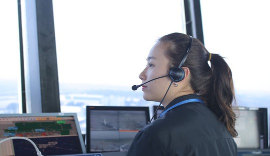  Một ngày của nữ kiểm soát viên không lưu 9X xinh đẹp  - Ảnh 3.