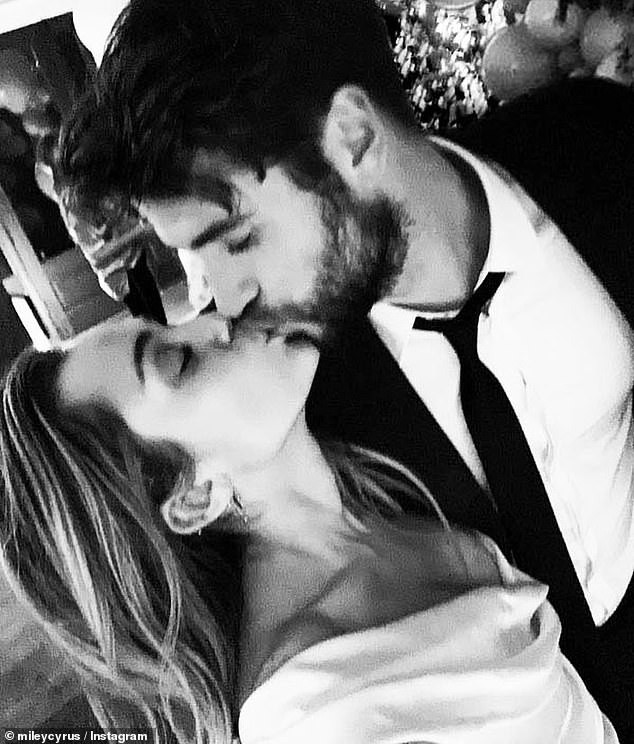 Liam Hemsworth tiết lộ câu chuyện dễ thương hết biết khi Miley Cyrus đòi đổi họ theo chồng - Ảnh 3.