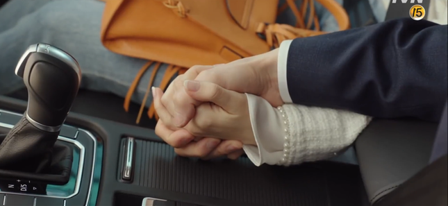 Chạm V&agrave;o Tim Em: Yoo In Na đ&ograve;i h&ocirc;n Lee Dong Wook kh&ocirc;ng ngại ngần - Ảnh 10.