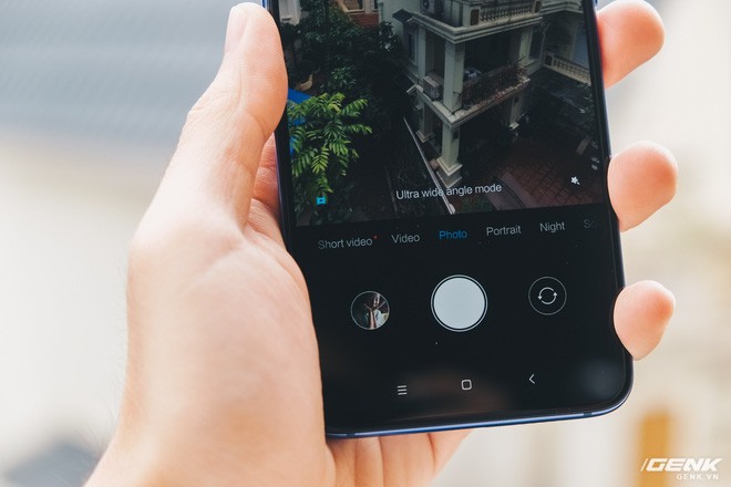 Mở hộp Xiaomi Mi 9: Snapdragon 855, 3 camera, cảm biến v&acirc;n tay dưới m&agrave;n h&igrave;nh, gi&aacute; 12 triệu - Ảnh 17.