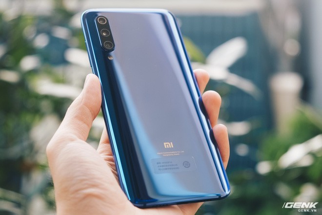 Mở hộp Xiaomi Mi 9: Snapdragon 855, 3 camera, cảm biến vân tay dưới màn hình, giá 12 triệu - Ảnh 5.