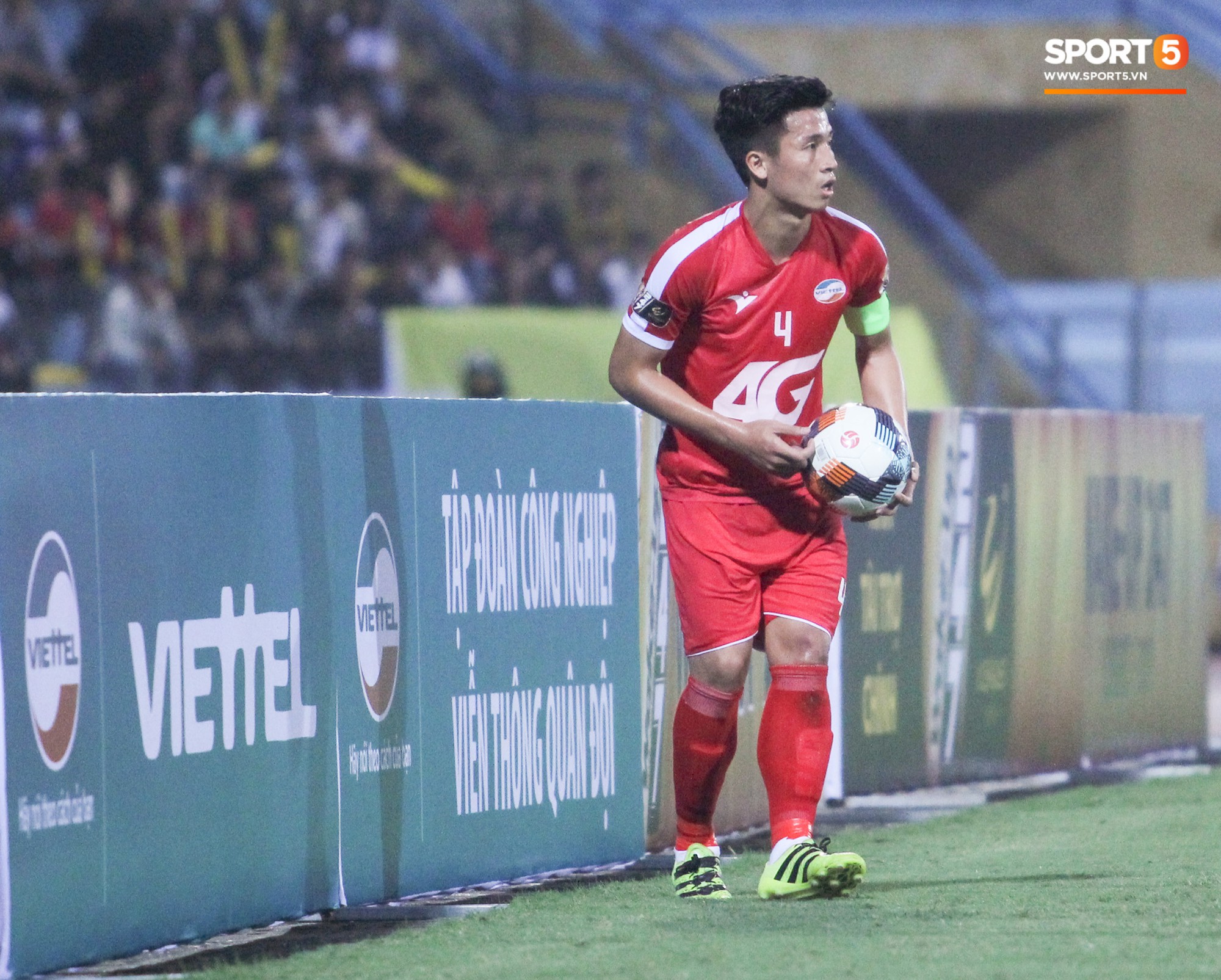 Dũng bộ đội vừa chỉ đạo gay gắt, vừa ghi bàn đầu tiên ở V.League giúp Viettel chiến thắng - Ảnh 9.