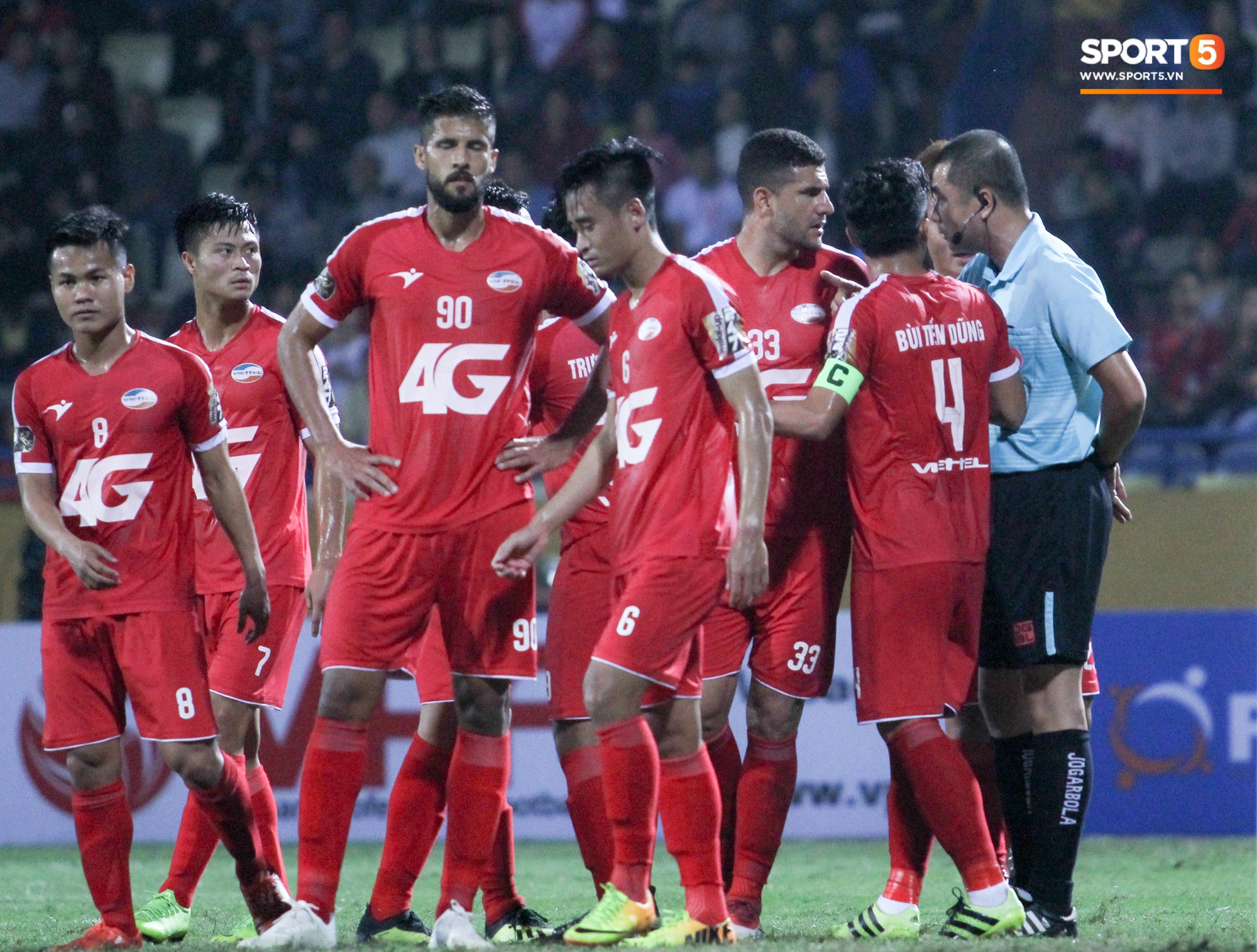 Dũng bộ đội vừa chỉ đạo gay gắt, vừa ghi bàn đầu tiên ở V.League giúp Viettel chiến thắng - Ảnh 8.