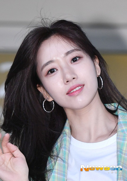 Mỹ nhân Eunjung (T-ara) rạng rỡ tại sân bay Hàn, chuẩn bị đặt chân đến TP.HCM vào trưa nay để quảng bá phim Việt - Ảnh 12.