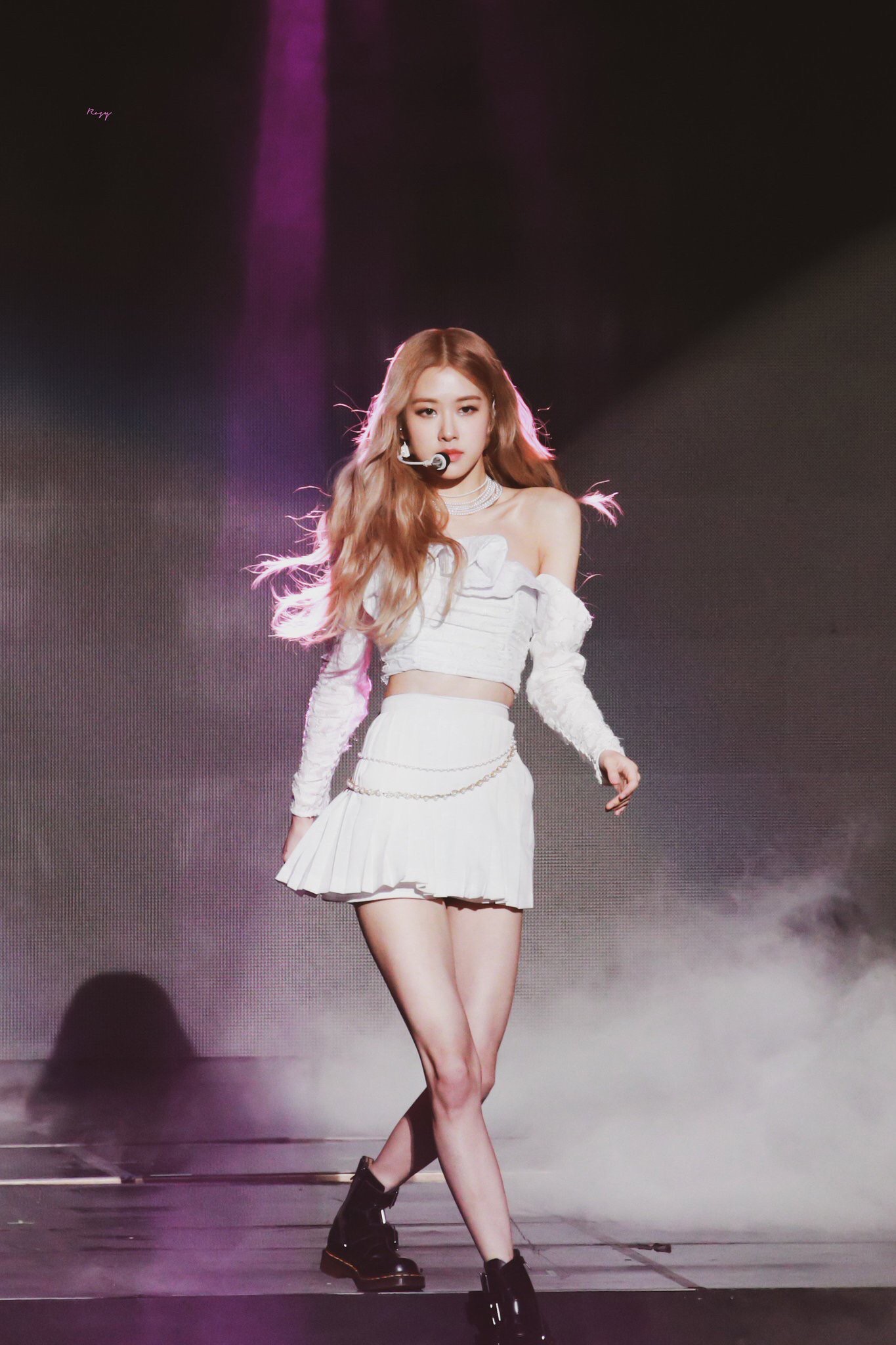 Sau loạt ảnh này, hãy gọi Rosé là nữ thần sắc đẹp của Black Pink! - Ảnh 1. Sau loạt ảnh này, hãy gọi Rosé là nữ thần sắc đẹp của Black Pink! - Ảnh 1.