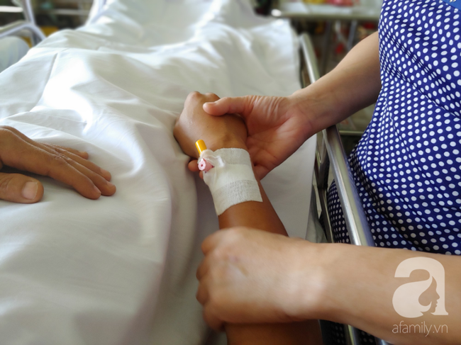 Thương cảnh vợ mù gửi 3 đứa con cho nhà dòng, một mình nuôi chồng liệt giường: “Anh phải về làm đôi mắt cho em” - Ảnh 12. Thương cảnh vợ mù gửi 3 đứa con cho nhà dòng, một mình nuôi chồng liệt giường: “Anh phải về làm đôi mắt cho em” - Ảnh 12.