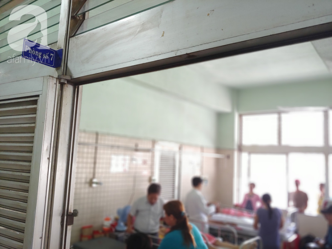 Thương cảnh vợ mù gửi 3 đứa con cho nhà dòng, một mình nuôi chồng liệt giường: “Anh phải về làm đôi mắt cho em” - Ảnh 3. Thương cảnh vợ mù gửi 3 đứa con cho nhà dòng, một mình nuôi chồng liệt giường: “Anh phải về làm đôi mắt cho em” - Ảnh 3.