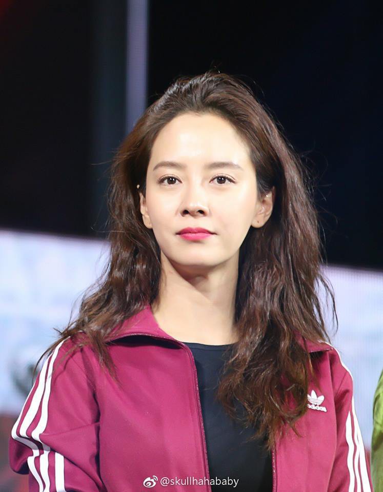 Lâu lắm rồi mới thấy Song Ji Hyo có một kiểu tóc gây thương nhớ như thế này! - Ảnh 5. Lâu lắm rồi mới thấy Song Ji Hyo có một kiểu tóc gây thương nhớ như thế này! - Ảnh 5.