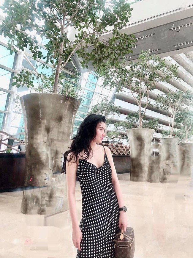 Street style hot mom tuần này ngập tràn đồ đen: Điệu như Trang Lou, nổi loạn như Heo Mi Nhon và chất như Ngọc Mon - Ảnh 13.