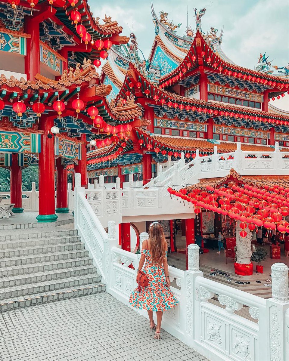 Phát hiện triệu góc check-in thần thánh ở ngôi chùa đèn lồng hot nhất Kuala Lumpur - Ảnh 12. Phát hiện triệu góc check-in thần thánh ở ngôi chùa đèn lồng hot nhất Kuala Lumpur - Ảnh 12.