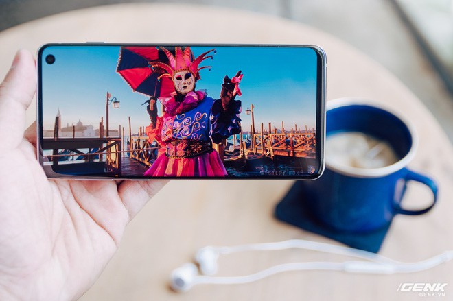 Đánh giá viên pin 3.400 mAh trên Galaxy S10: từ thiếu tới đủ, không thừa - Ảnh 1.