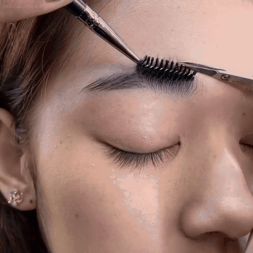 Đây là cách giúp bạn xử đẹp đôi lông mày rậm rạp thành gọn mảnh chỉ trong nháy mắt - Ảnh 3.