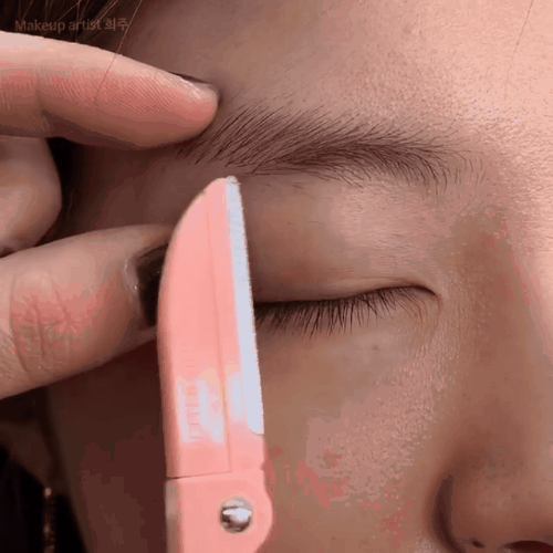 Đây là cách giúp bạn xử đẹp đôi lông mày rậm rạp thành gọn mảnh chỉ trong nháy mắt - Ảnh 4.