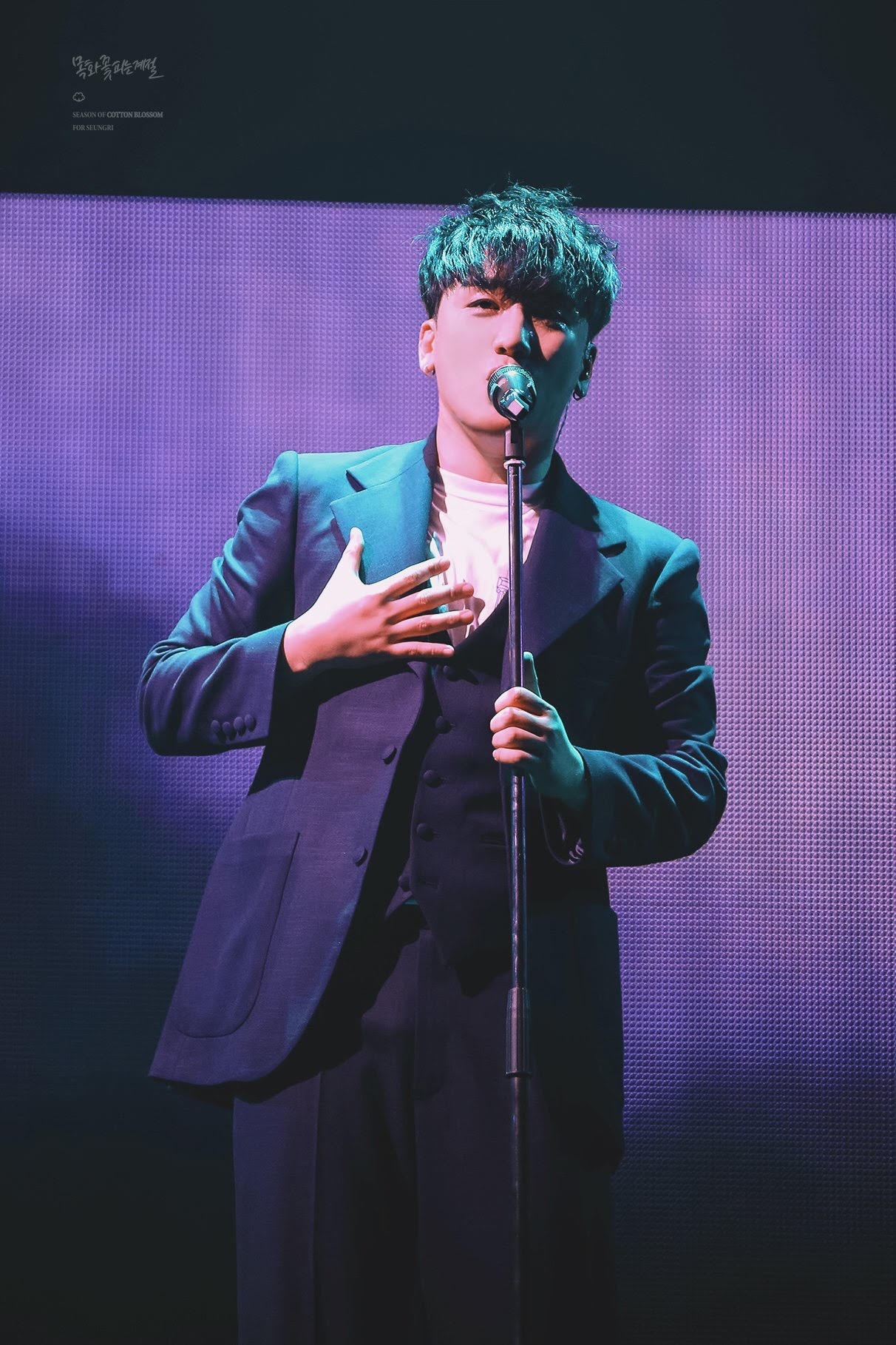 Lần cuối đứng trên sân khấu, Seungri đã khóc và nói lời xin lỗi với fan như thế nào trước cơn bão scandal? - Ảnh 1. Lần cuối đứng trên sân khấu, Seungri đã khóc và nói lời xin lỗi với fan như thế nào trước cơn bão scandal? - Ảnh 1.