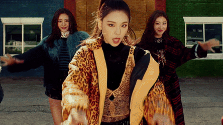 Nhìn chuỗi kỉ lục ITZY đạt được trong tháng đầu debut, fan thêm chắc chắn về danh hiệu tân binh của năm - Ảnh 3.