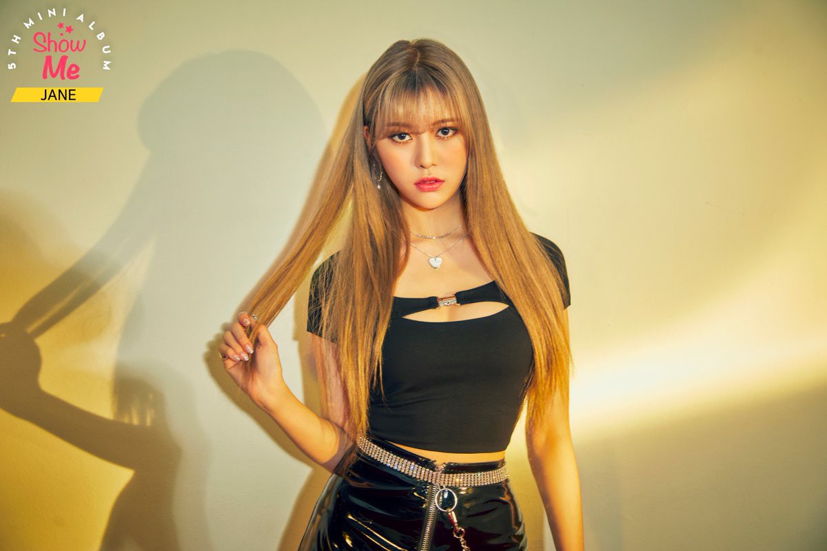 Fan bức xúc khi thiên thần lai Nancy bị bắt mặc đồ hở bạo trong teaser album mới của MOMOLAND - Ảnh 2. Fan bức xúc khi thiên thần lai Nancy bị bắt mặc đồ hở bạo trong teaser album mới của MOMOLAND - Ảnh 2.