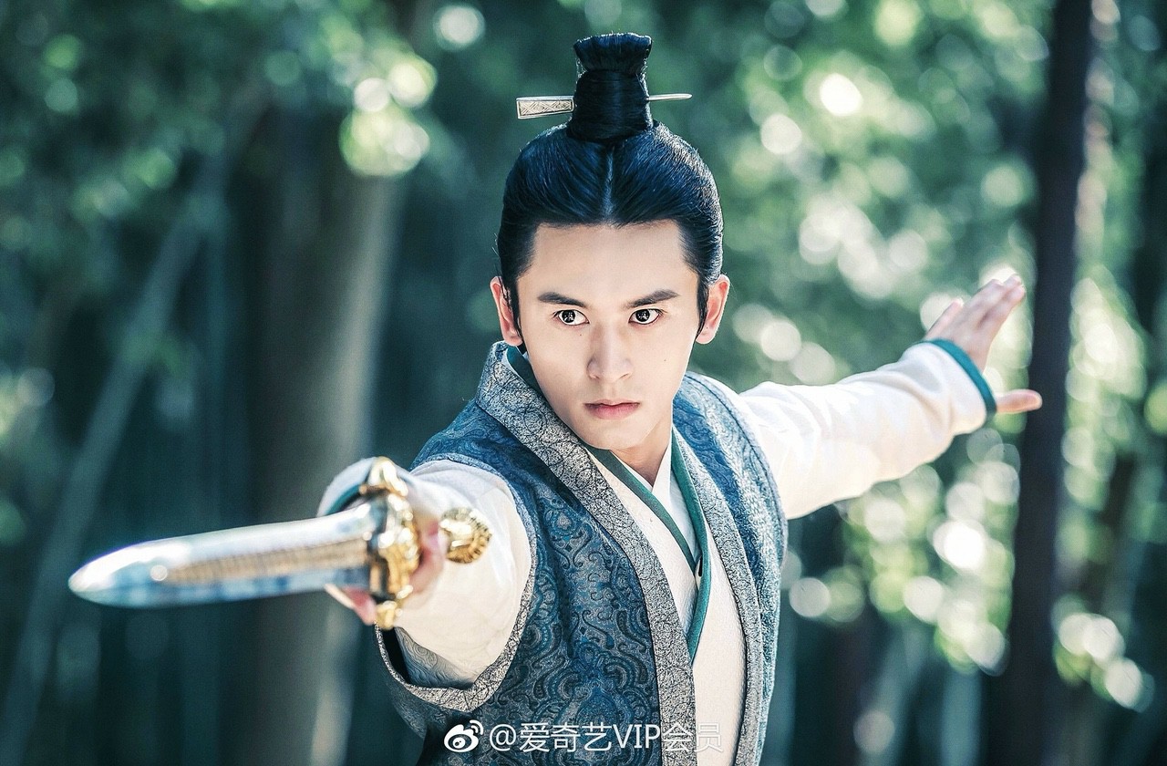 Triệu Vy, Tô Hữu Bằng song kiếm hợp bích làm lại Hoàn Châu Cách Cách, Lâm Tâm Như biến thành mẹ Hạ Tử Vy, fan gọi tên Hoắc Kiến Hoa - Ảnh 7. Triệu Vy, Tô Hữu Bằng song kiếm hợp bích làm lại Hoàn Châu Cách Cách, Lâm Tâm Như biến thành mẹ Hạ Tử Vy, fan gọi tên Hoắc Kiến Hoa - Ảnh 7.