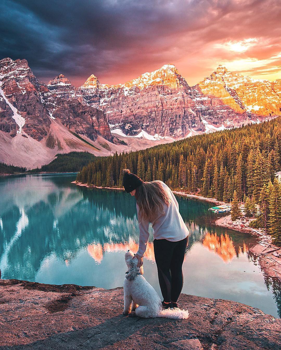 Có gì hay ở hồ nước màu xanh ngọc bích được mệnh danh là thiên đường trần gian ở Canada? - Ảnh 10. Có gì hay ở hồ nước màu xanh ngọc bích được mệnh danh là thiên đường trần gian ở Canada? - Ảnh 10.