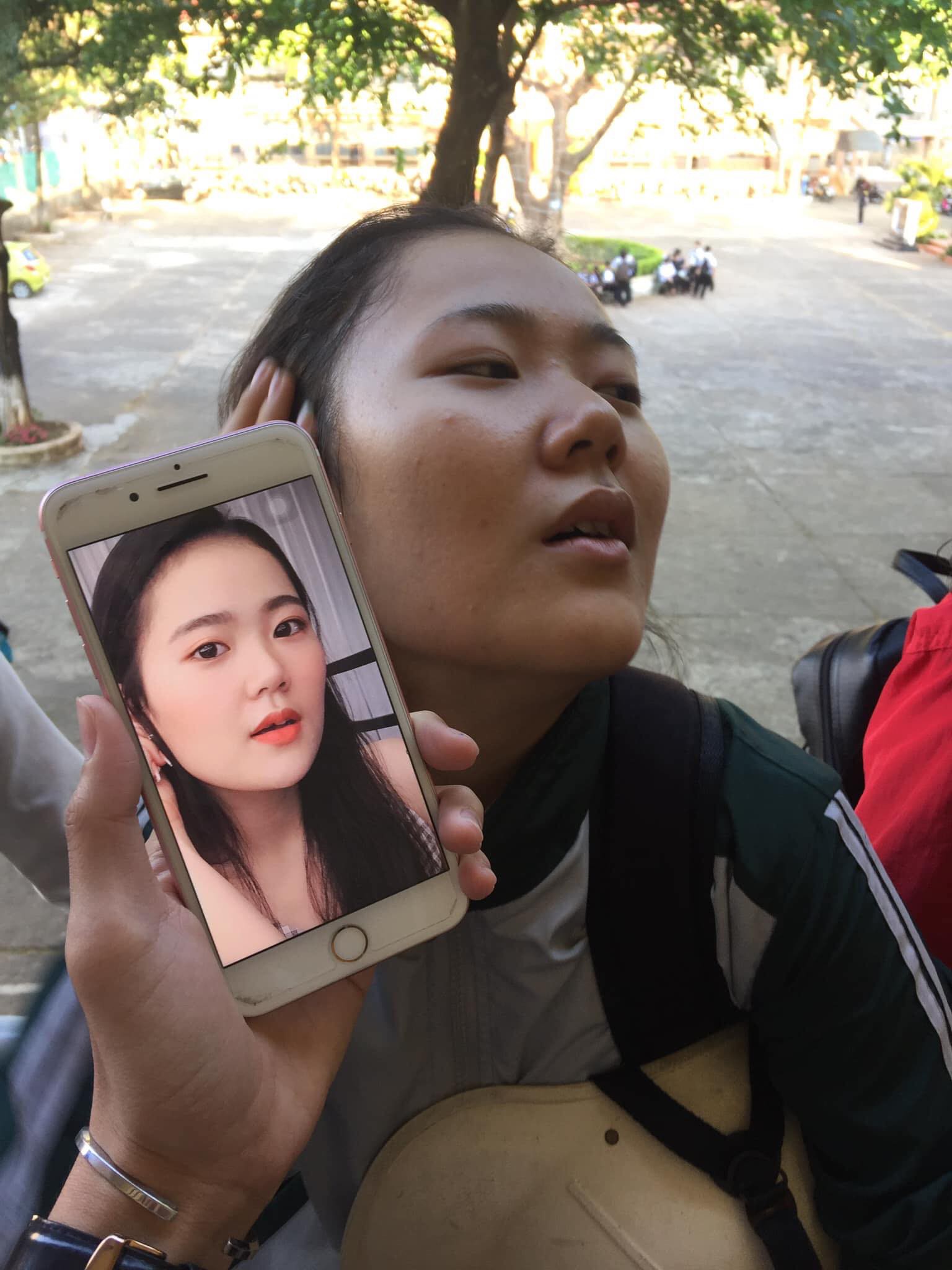 Con gái lúc đi chơi và khi đi học: Ảo thôi đừng ảo quá! - Ảnh 11. Con gái lúc đi chơi và khi đi học: Ảo thôi đừng ảo quá! - Ảnh 11.