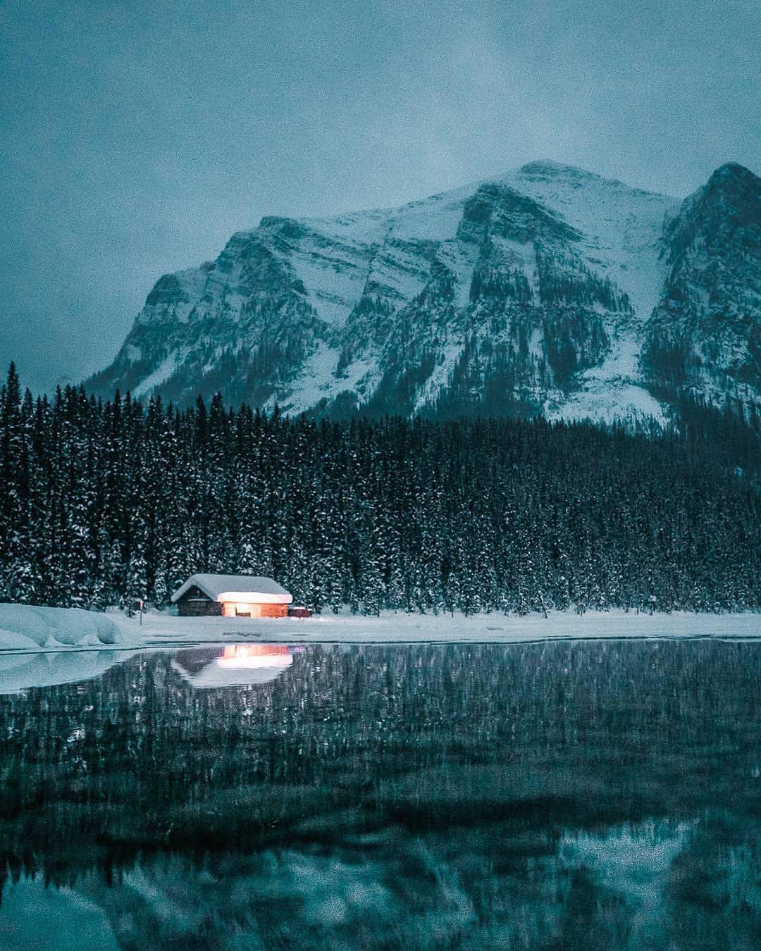 Có gì hay ở hồ nước màu xanh ngọc bích được mệnh danh là thiên đường trần gian ở Canada? - Ảnh 16. Có gì hay ở hồ nước màu xanh ngọc bích được mệnh danh là thiên đường trần gian ở Canada? - Ảnh 16.