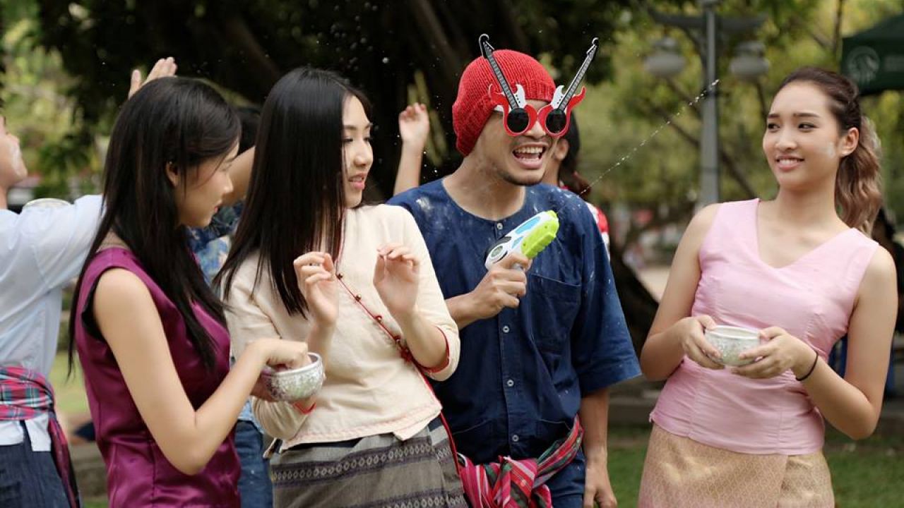 Chàng nhân viên khách sạn trong Friend Zone thực chất là sao bự, nổi tiếng như... Sơn Tùng M-TP của Đông Nam Á - Ảnh 7. Chàng nhân viên khách sạn trong Friend Zone thực chất là sao bự, nổi tiếng như... Sơn Tùng M-TP của Đông Nam Á - Ảnh 7.