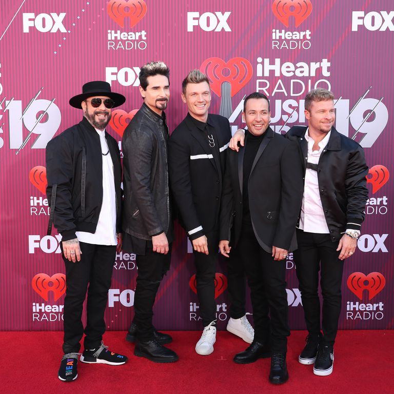 Thảm đỏ iHeartRadio: Taylor Swift chiếm hết spotlight, Katy Perry và Tiffany (SNSD) diện đồ khó đỡ - Ảnh 9. Thảm đỏ iHeartRadio: Taylor Swift chiếm hết spotlight, Katy Perry và Tiffany (SNSD) diện đồ khó đỡ - Ảnh 9.