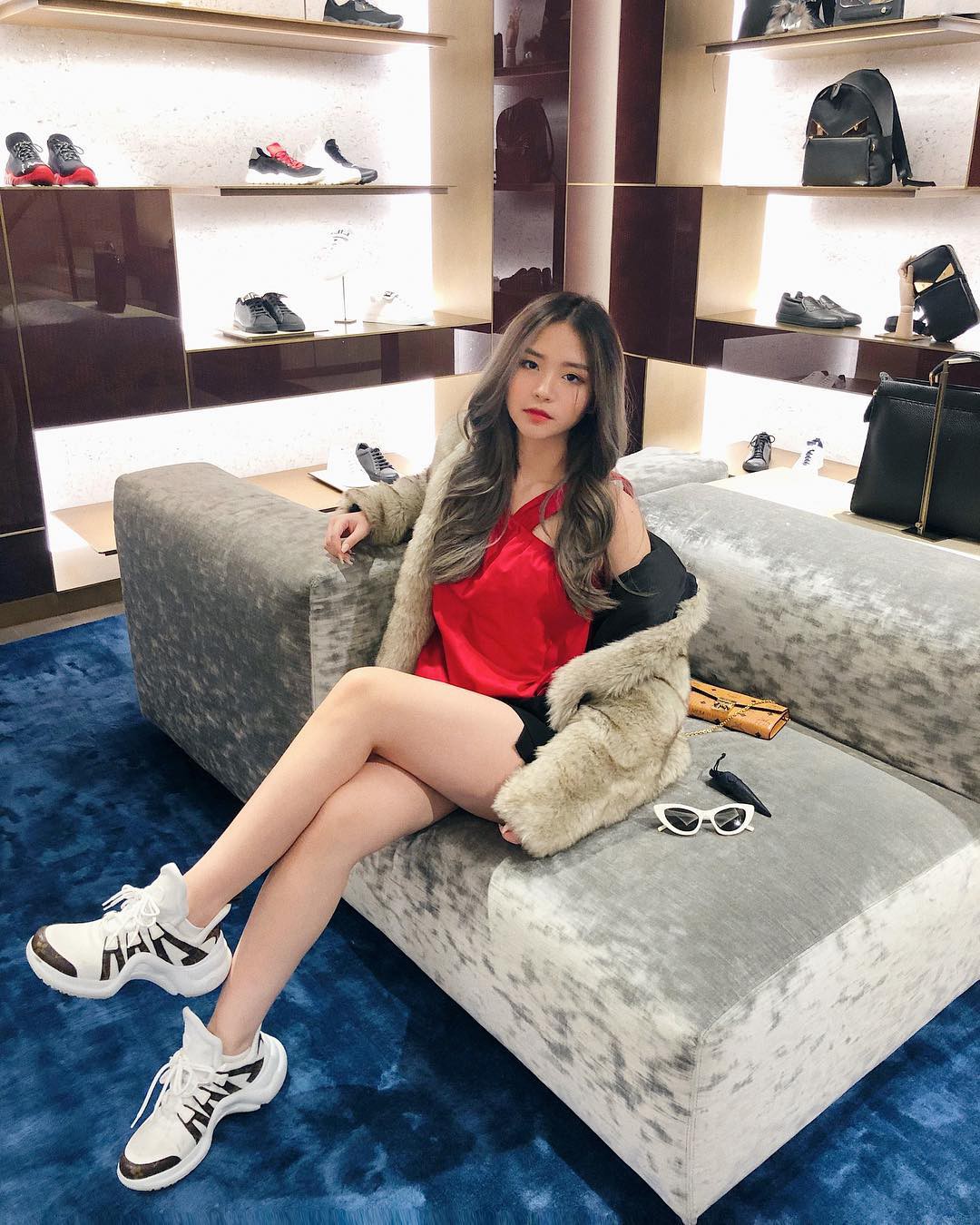 Nữ sinh nổi nhất SG một thời ngày càng quyến rũ, nhưng bạn trai Rich Kid cùng dàn siêu xe ở Mỹ mới là điều phải trầm trồ - Ảnh 8. Nữ sinh nổi nhất SG một thời ngày càng quyến rũ, nhưng bạn trai Rich Kid cùng dàn siêu xe ở Mỹ mới là điều phải trầm trồ - Ảnh 8.
