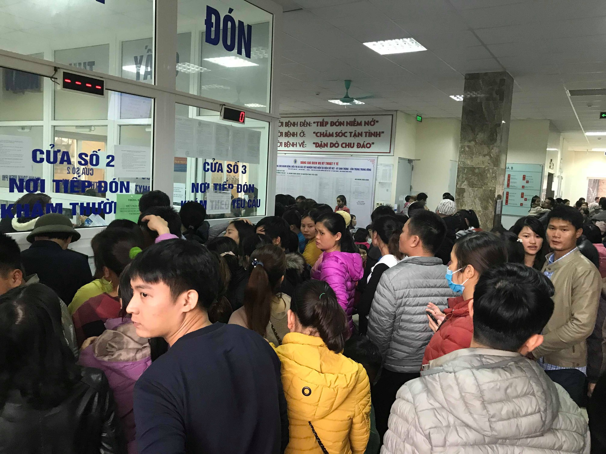 Cả nghìn trẻ em ở Bắc Ninh tiếp tục về Hà Nội xét nghiệm sán lợn - Ảnh 1. Cả nghìn trẻ em ở Bắc Ninh tiếp tục về Hà Nội xét nghiệm sán lợn - Ảnh 1.