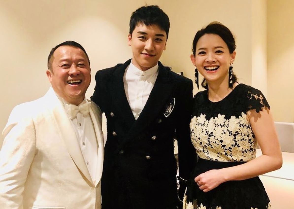 Choáng với danh sách kết bạn tứ phương của thánh ngoại giao Seungri: Hàn, Trung, Nhật, Singapore... đến Việt Nam - Ảnh 12. Choáng với danh sách kết bạn tứ phương của thánh ngoại giao Seungri: Hàn, Trung, Nhật, Singapore... đến Việt Nam - Ảnh 12.
